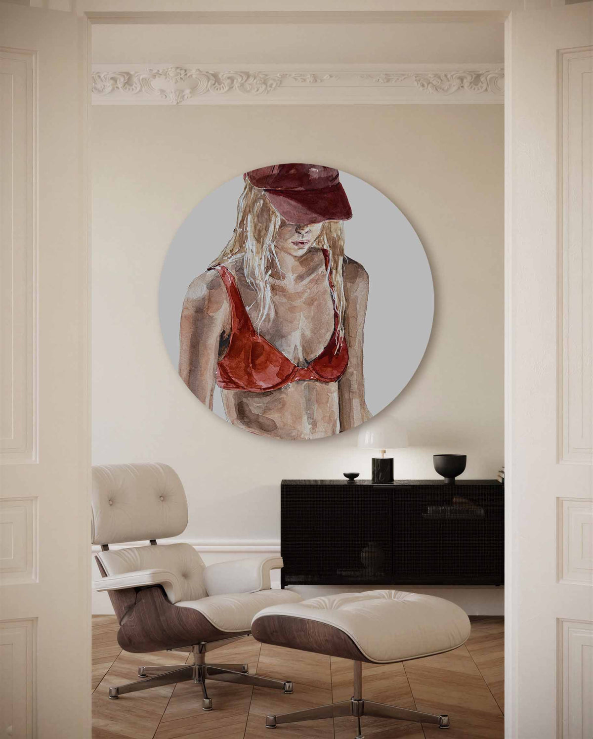 Vrouw in rode kleding – illustratie muurcirkel als ronde muurdecoratie