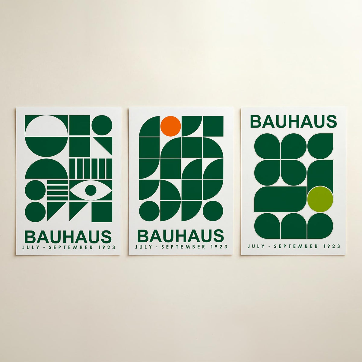 Vormen en vlakken posterset – detailweergave – deze posterset in drie delen toont een speelse ordening van cirkels, halve