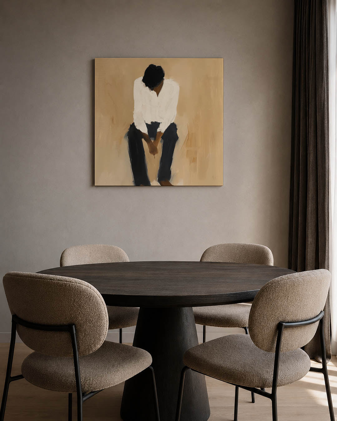 Zittende figuur kunstwerk – tweede productweergave – dit kunstwerk toont een zittende figuur in een rustige pose. De zachte
