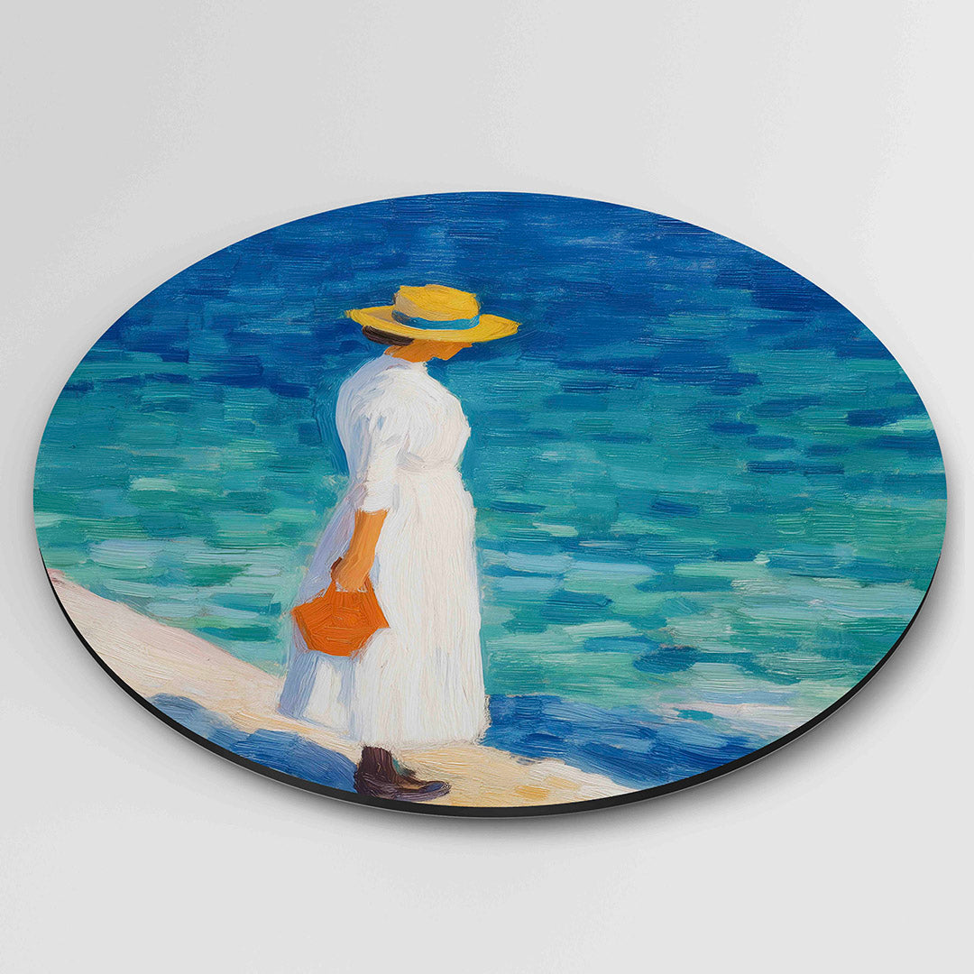 Vrouw bij zee – moderne ronde wanddecoratie van WallArtistic
