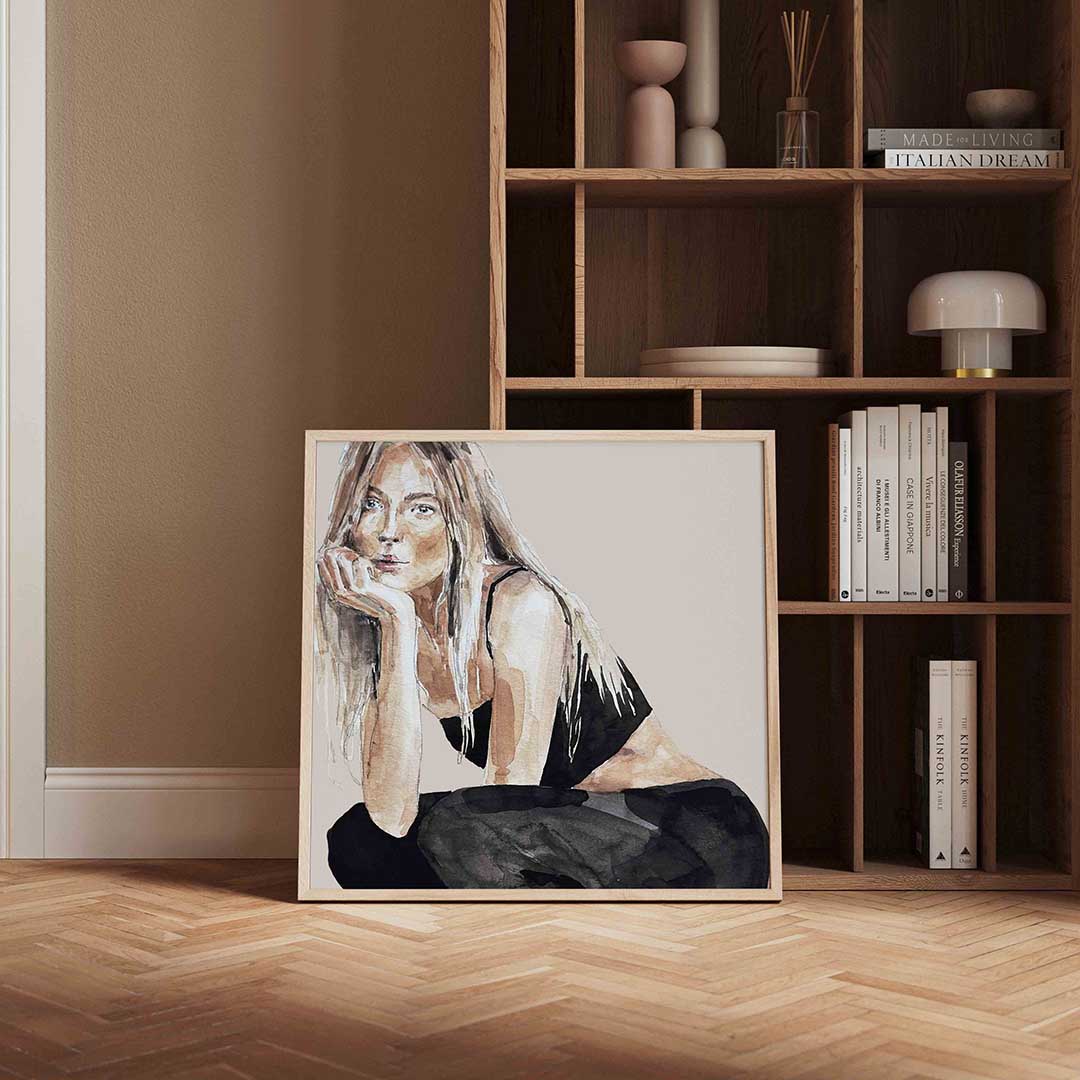 Vrouw in zwart top – portret poster in vierkant formaat