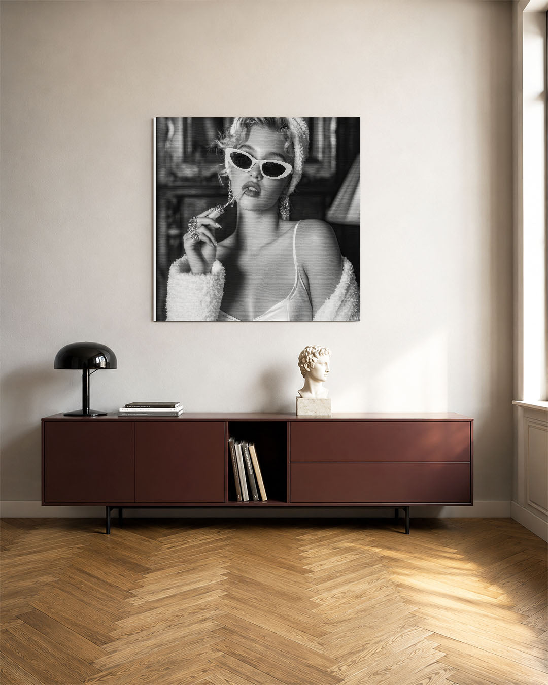 Elegante glamour kunstwerk – tweede productweergave – dit kunstwerk toont een vrouw in een glamoureuze setting. De compositie