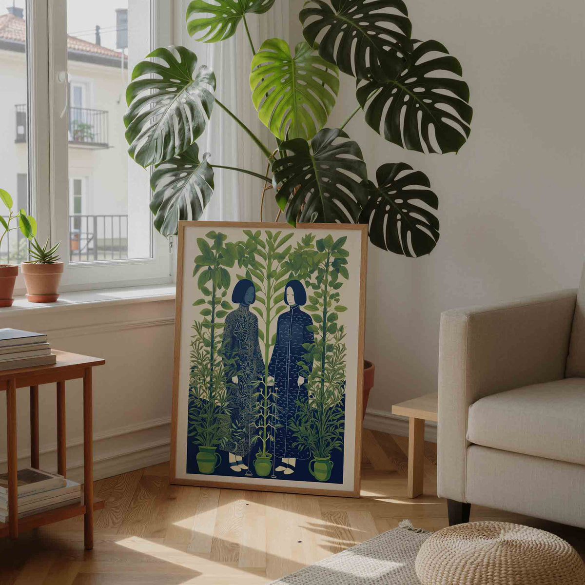 Twee figuren tussen planten – staande botanische wanddecoratie van WallArtistic