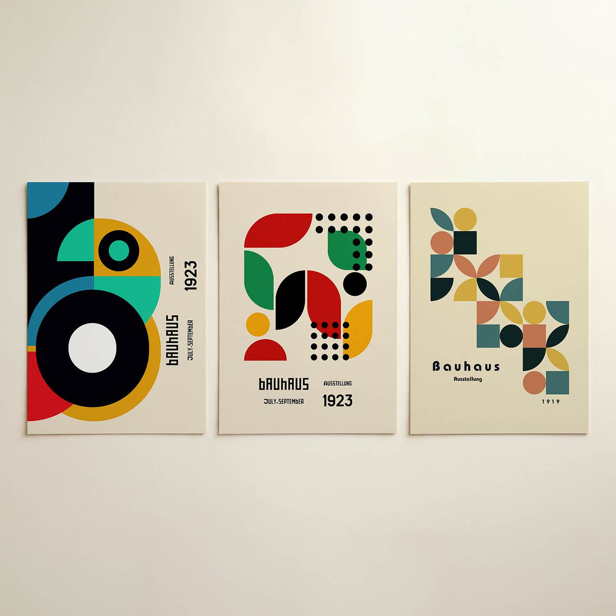 Vormen en kleurvlakken posterset – detailweergave – deze posterset in drie delen toont een speelse mix van cirkels en halve