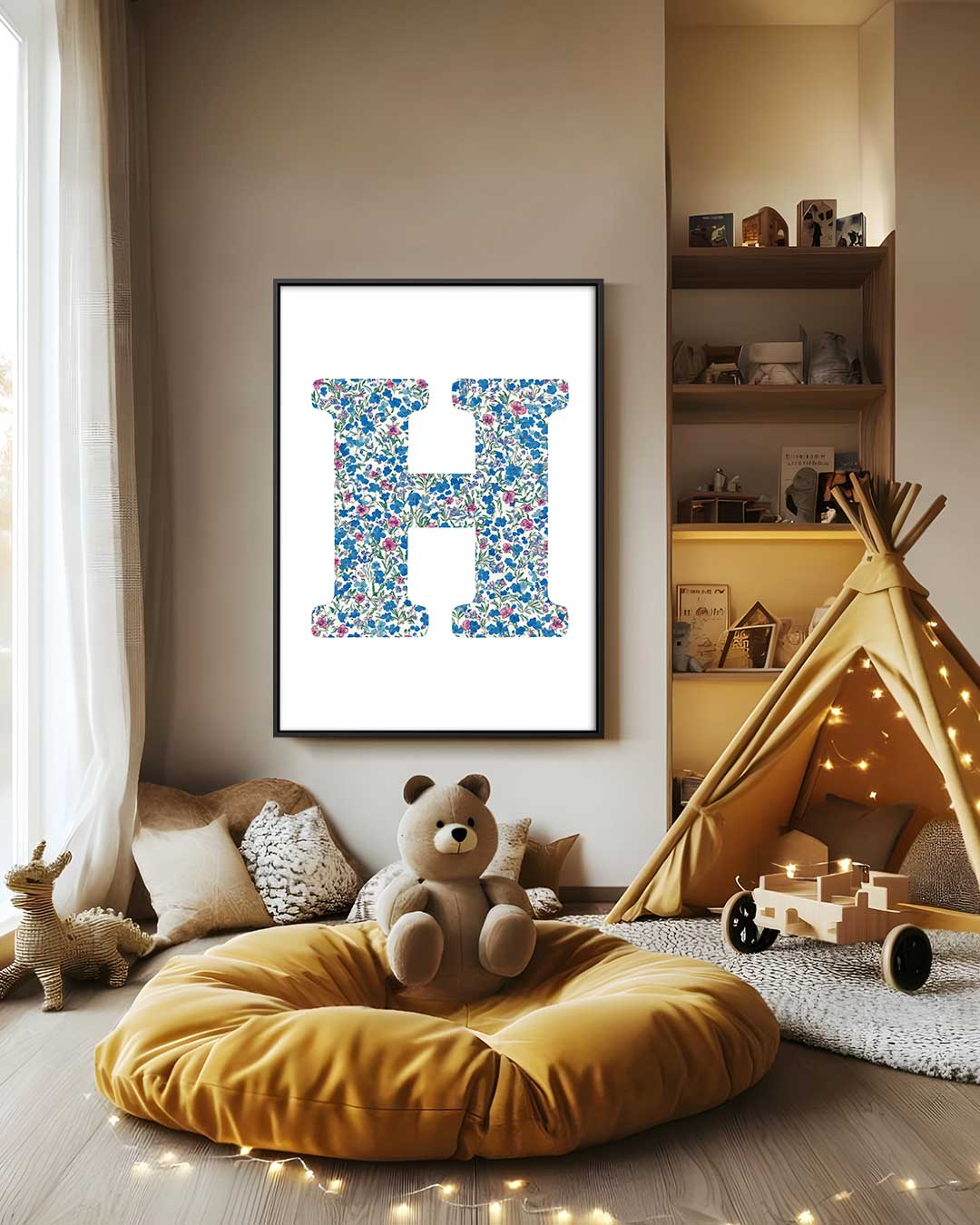Bloemrijke Letter H – staand kunstwerk voor modern interieur