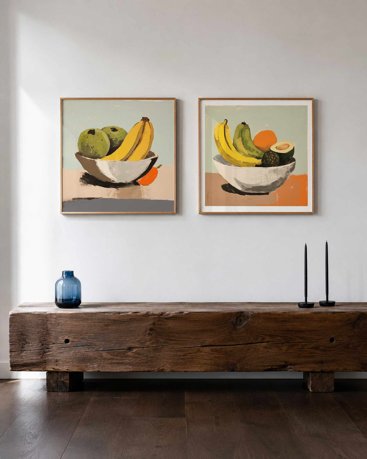 Interieurpresentatie van een tweedelige vierkante posterset met fruit in schalen
