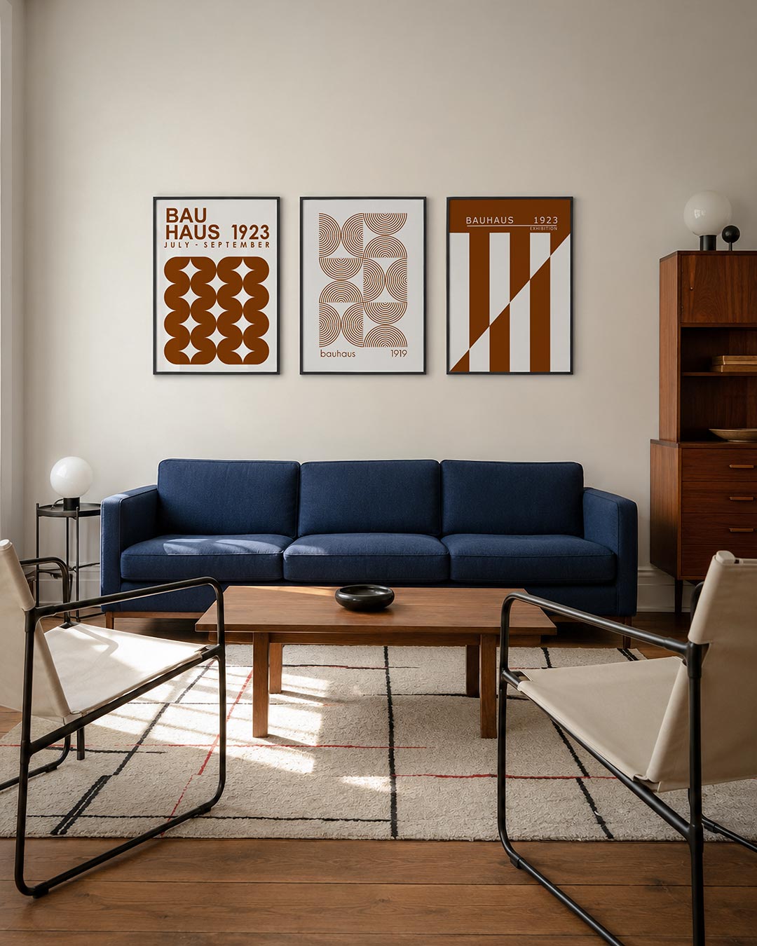 Vormen en vlakken driedelige posterset – deze posterset in drie delen toont een ritmisch patroon van bruine halve cirkels op