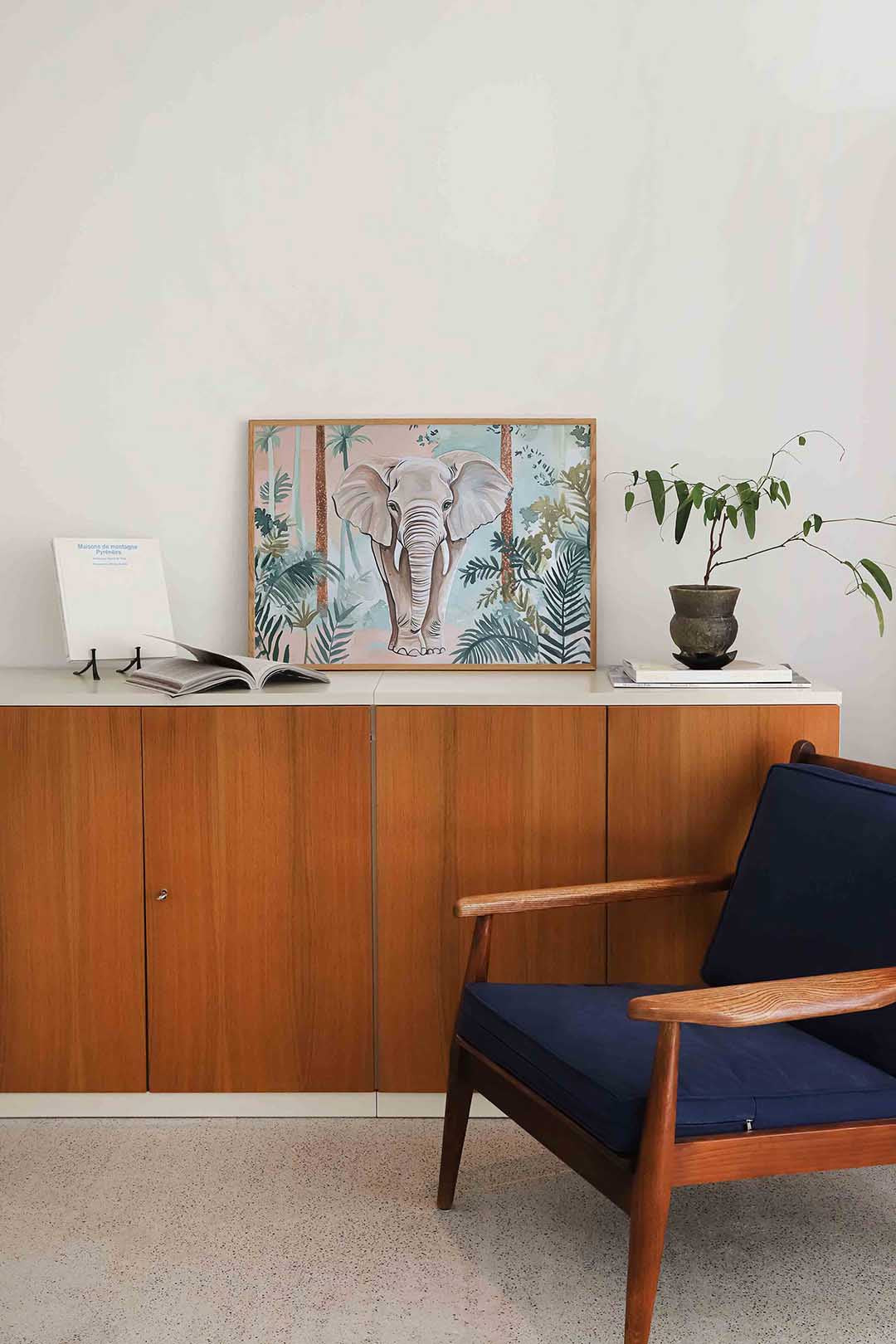 Olifant in jungle – liggende dieren wanddecoratie van WallArtistic