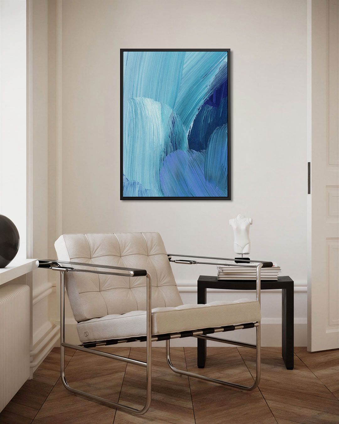 Dynamische blauwe strokes – kunstwerk als stijlvolle wanddecoratie