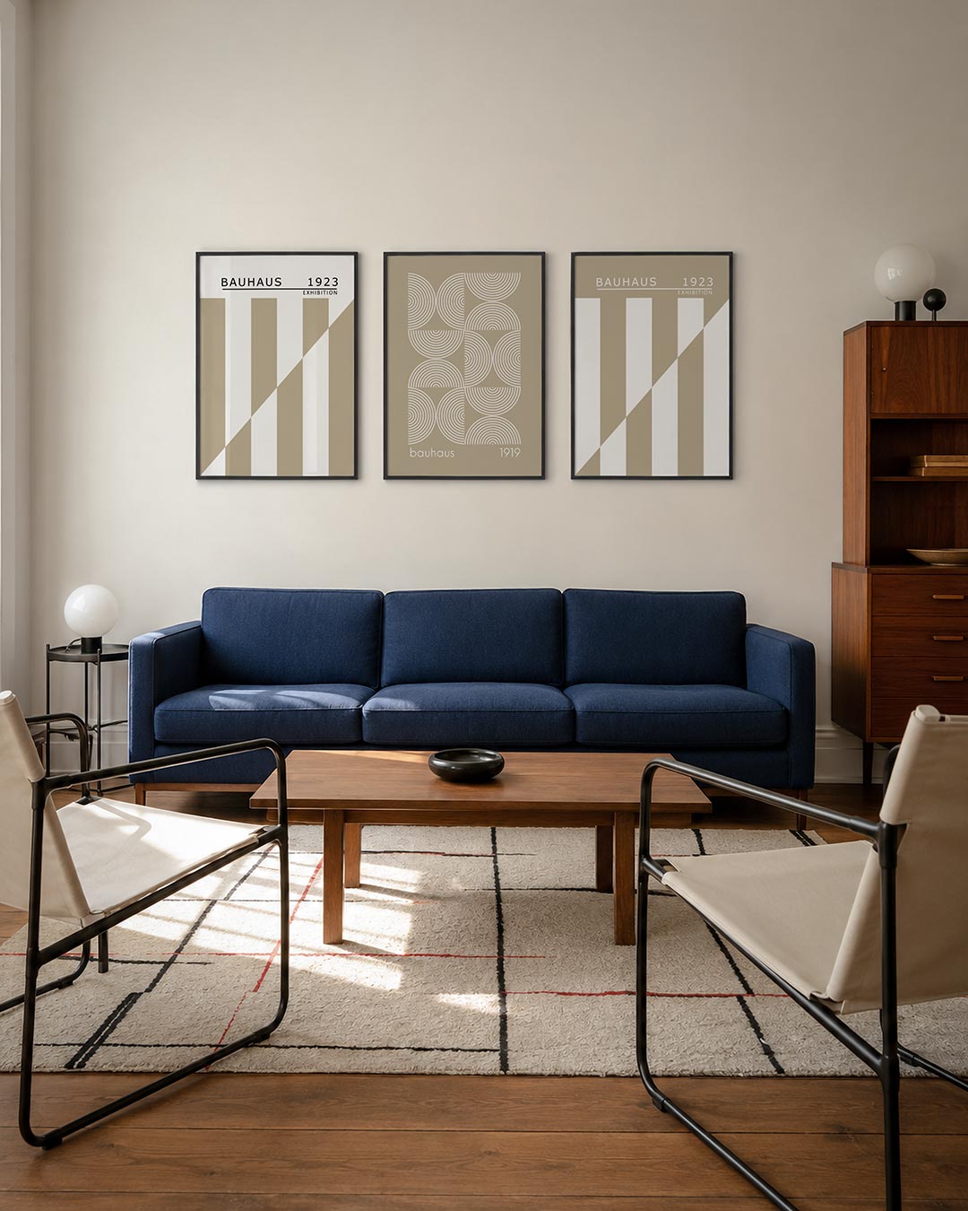 Lijnen en vlakken driedelige posterset – deze posterset in drie delen toont een spel van verticale en diagonale lijnen in