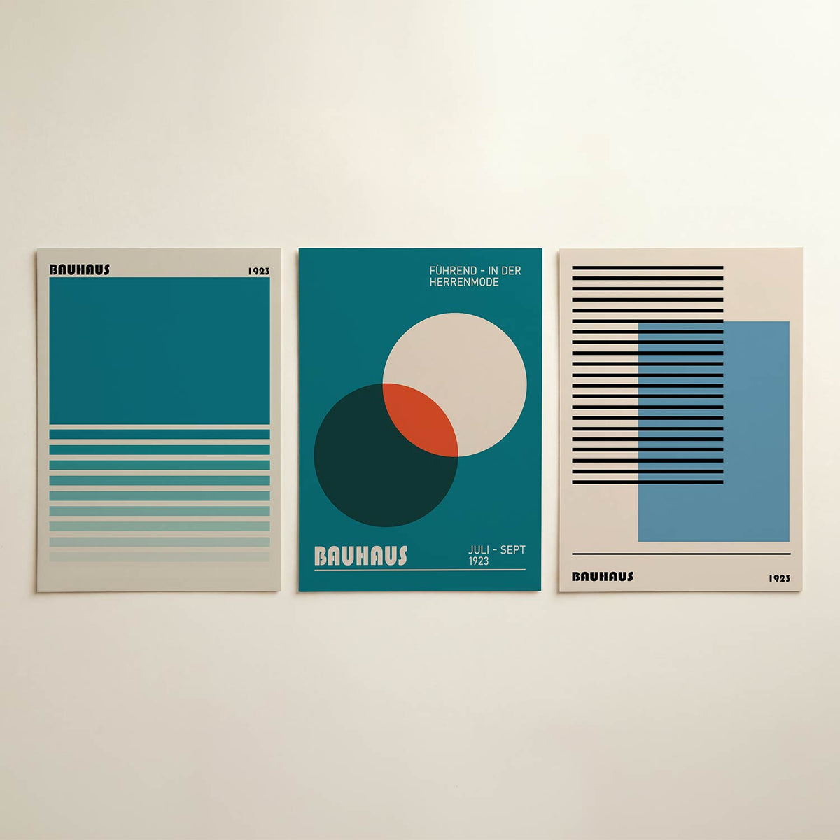 Kleurvlakken en lijnen posterset – detailweergave – deze posterset in drie delen toont een groot blauw vlak bovenaan, gevolgd