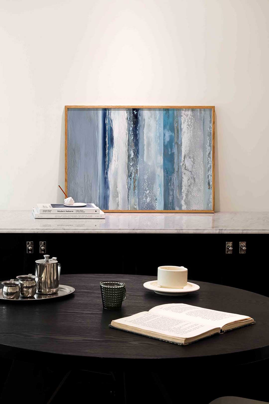 Blauwe en grijze strepen – abstracte poster in liggend formaat