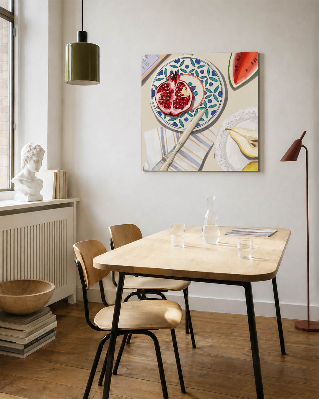 Fruit en servies kunstwerk – detailweergave – dit kunstwerk toont een kleurrijke compositie van fruit en servies. De