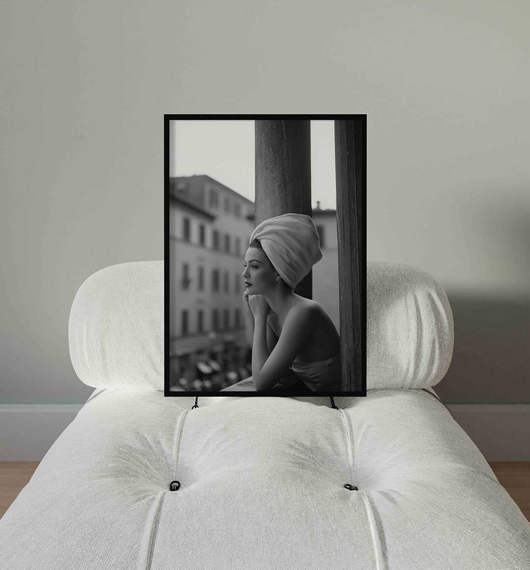 Vrouw met handdoek – staande Pop Art wanddecoratie van WallArtistic
