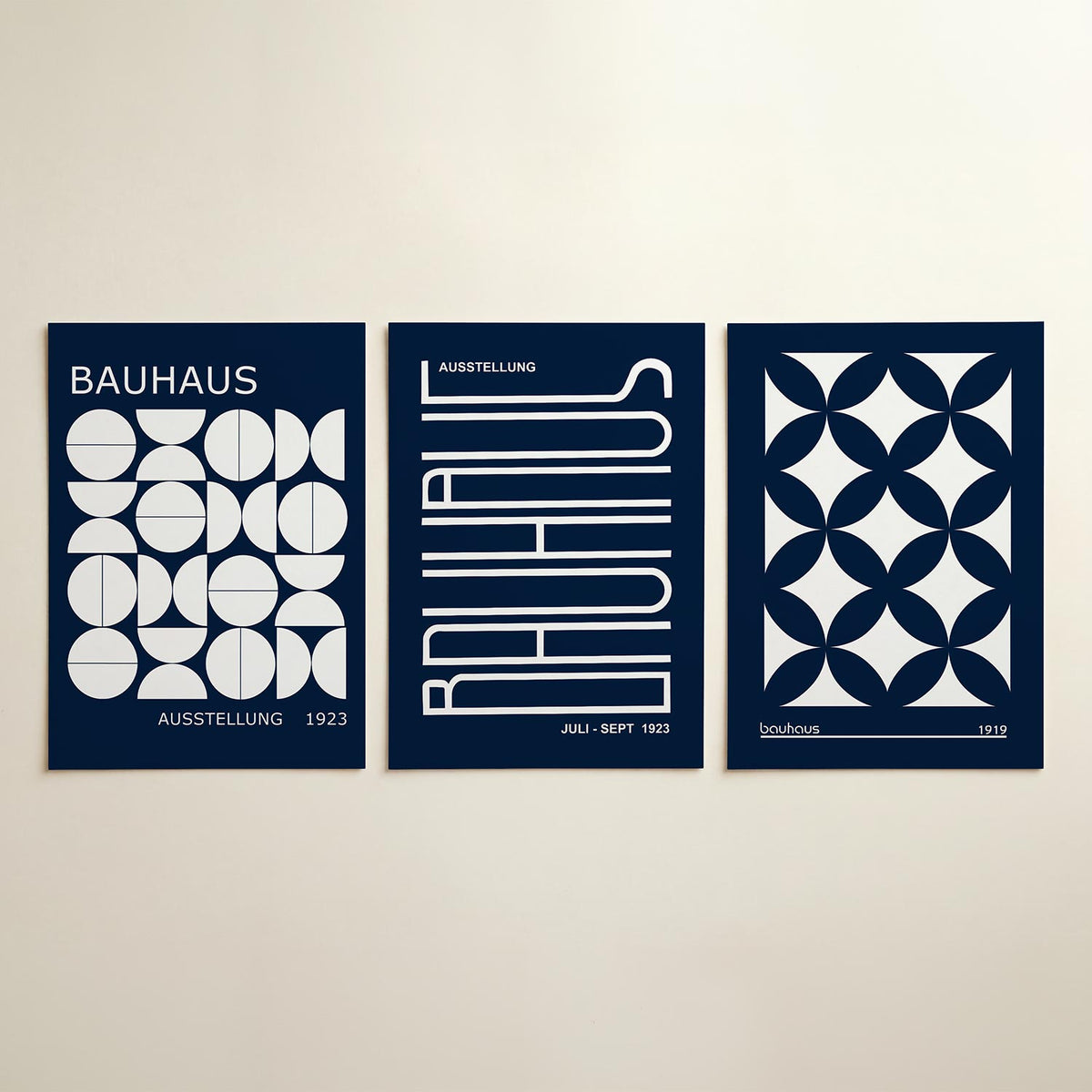 Vormenspel en ritme posterset – detailweergave – deze posterset in drie delen toont een speels lijnenspel van halve cirkels