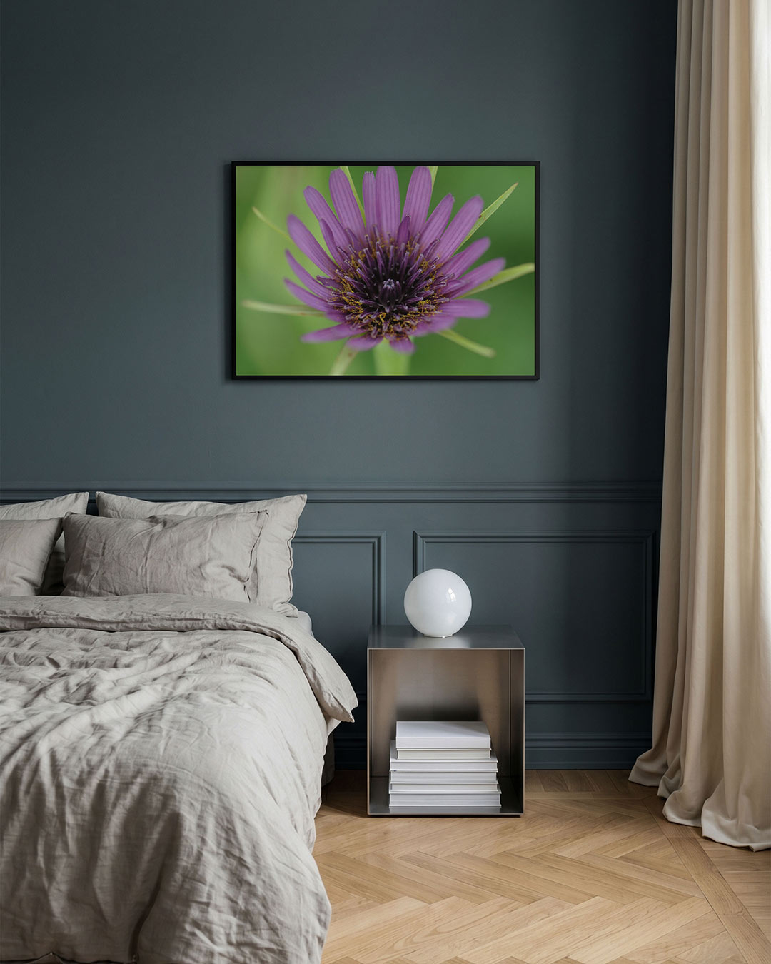 Paarse bloem close up poster – detailweergave – deze poster toont een gedetailleerde close-up van een paarse bloem met