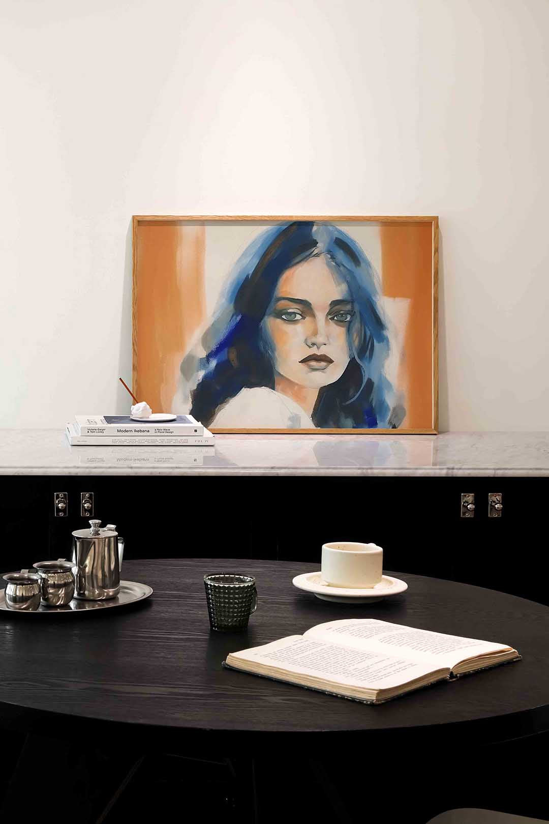 Portret met blauwe accenten – portret poster in liggend formaat