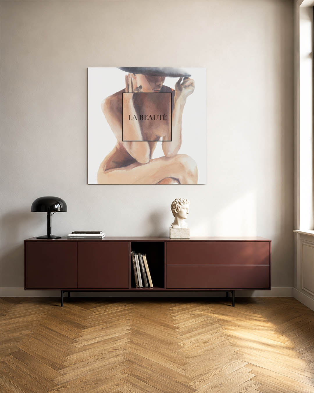 Vrouwelijke vorm kunstwerk – tweede productweergave – dit werk toont een vrouwelijke figuur met zachte lijnen en schaduwen.