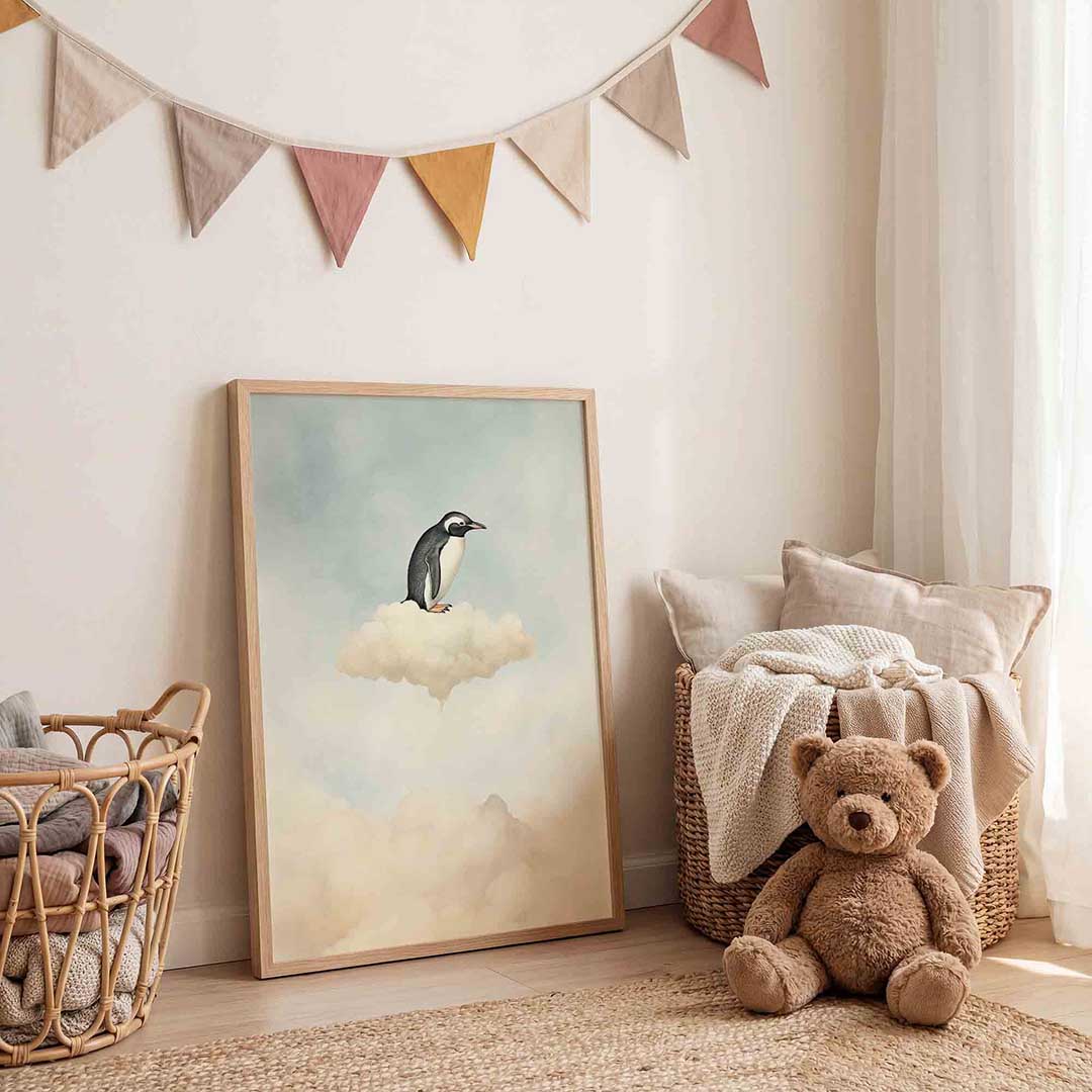 Pinguïn op wolk – speelse wandkunst als portret kinderposter