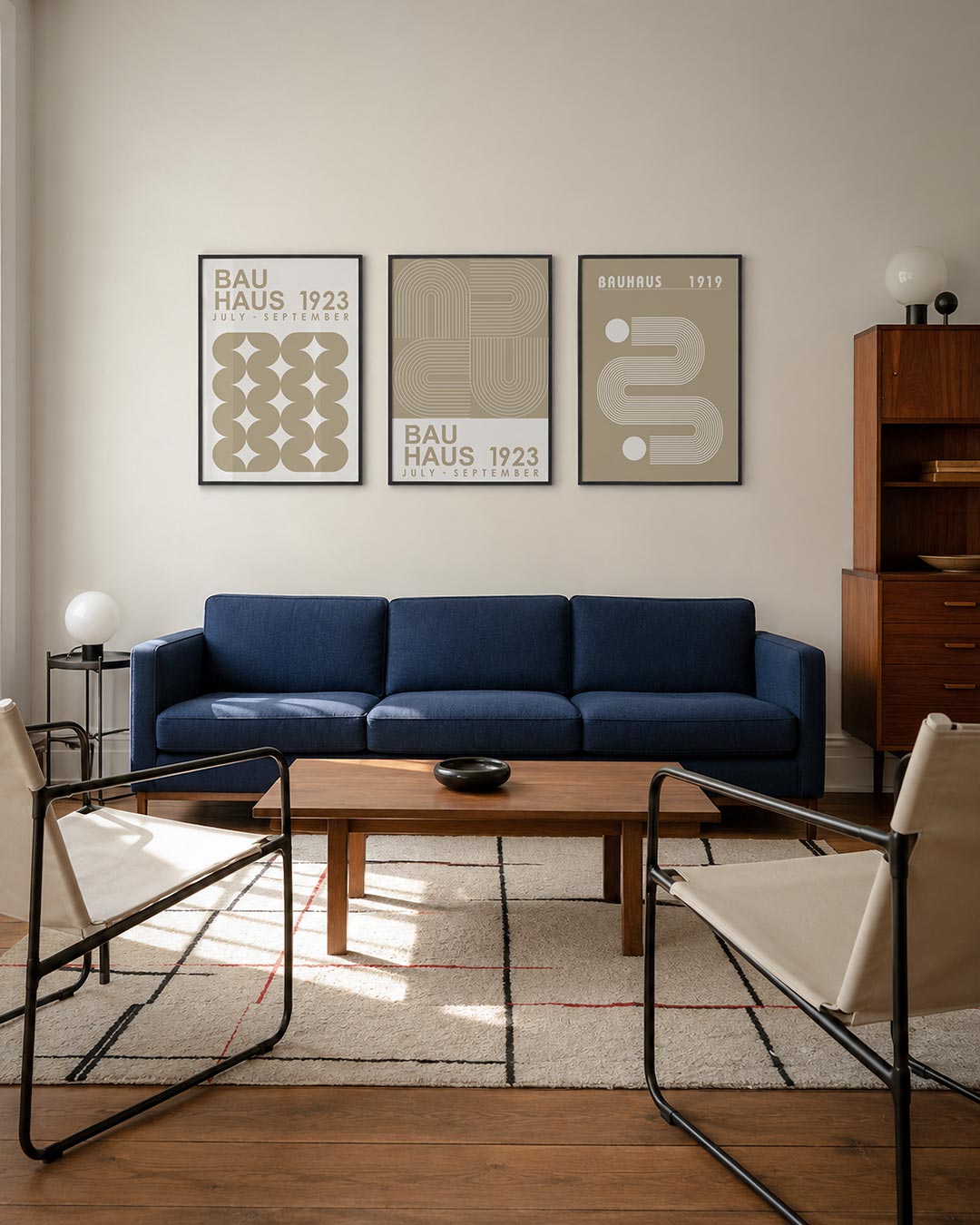 Vorm en ritme driedelige posterset – deze posterset in drie delen toont een spel van herhalende beige vormen op een witte