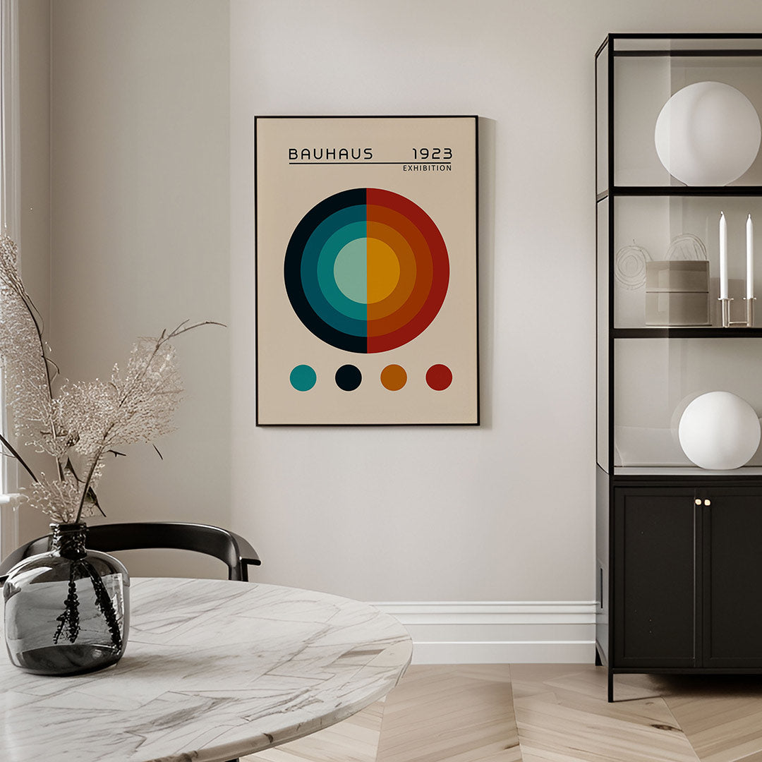 Cirkelvormen en kleur – geometrische Bauhaus poster in staand formaat