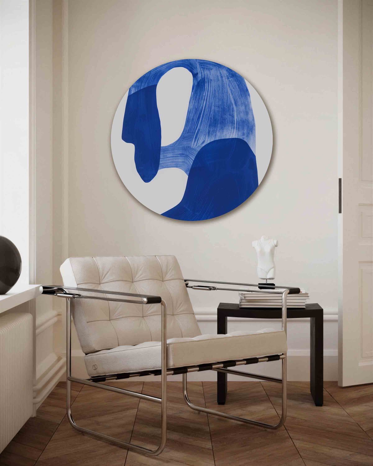 Abstracte blauwe vormen – kleurrijke muurcirkel als ronde wanddecoratie