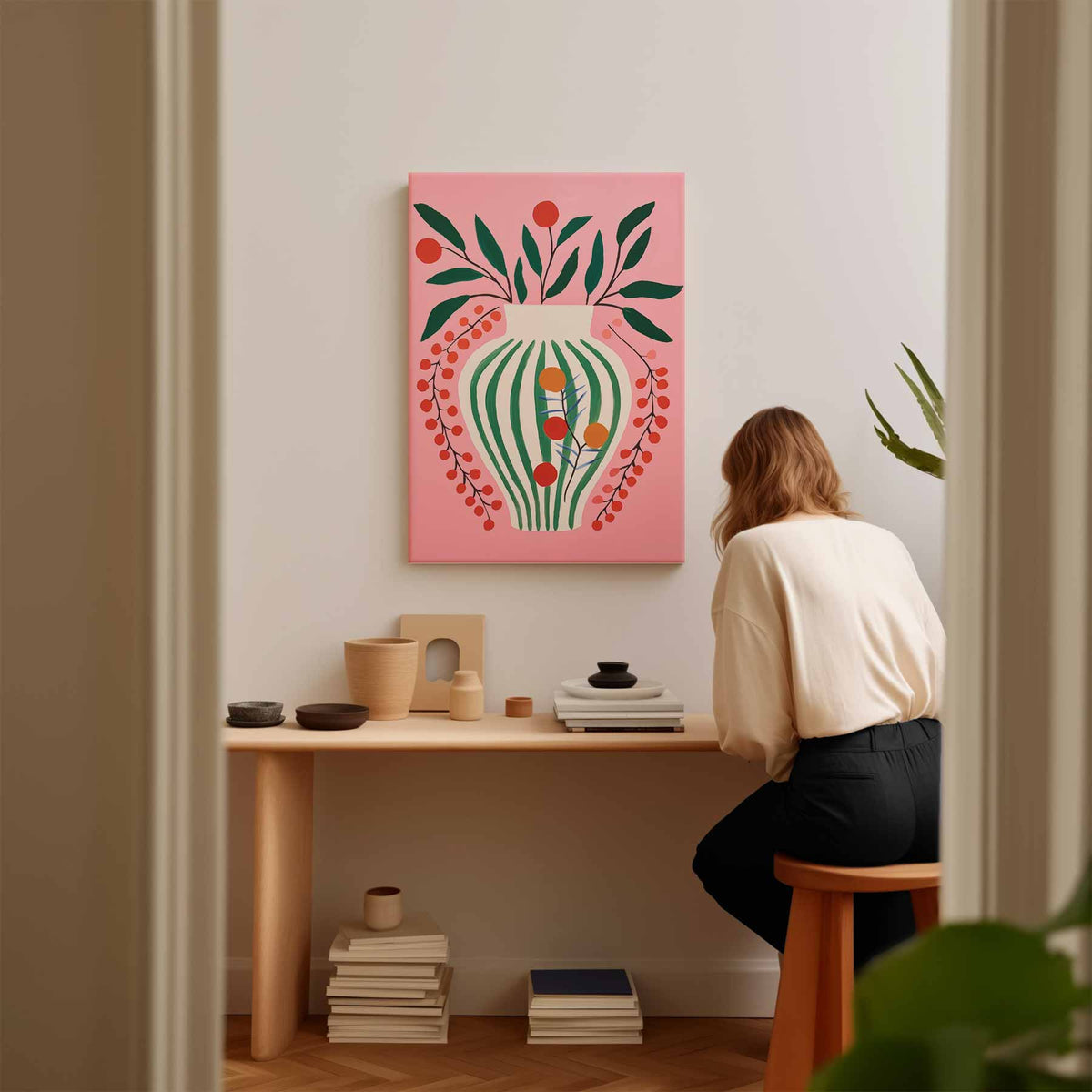 Vrolijke Vaas op Roze Achtergrond – staand kunstwerk voor modern interieur