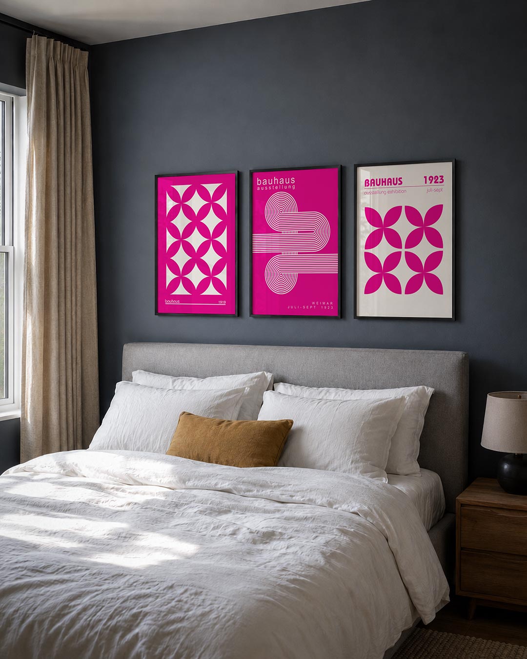 Vorm en kleur posterset – detailweergave – deze posterset in drie delen toont een ritmisch patroon van roze ellipsen op een