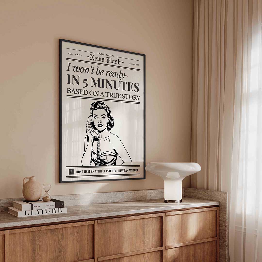 Vrouw met telefoon – kleurrijke Pop Art poster in staand formaat