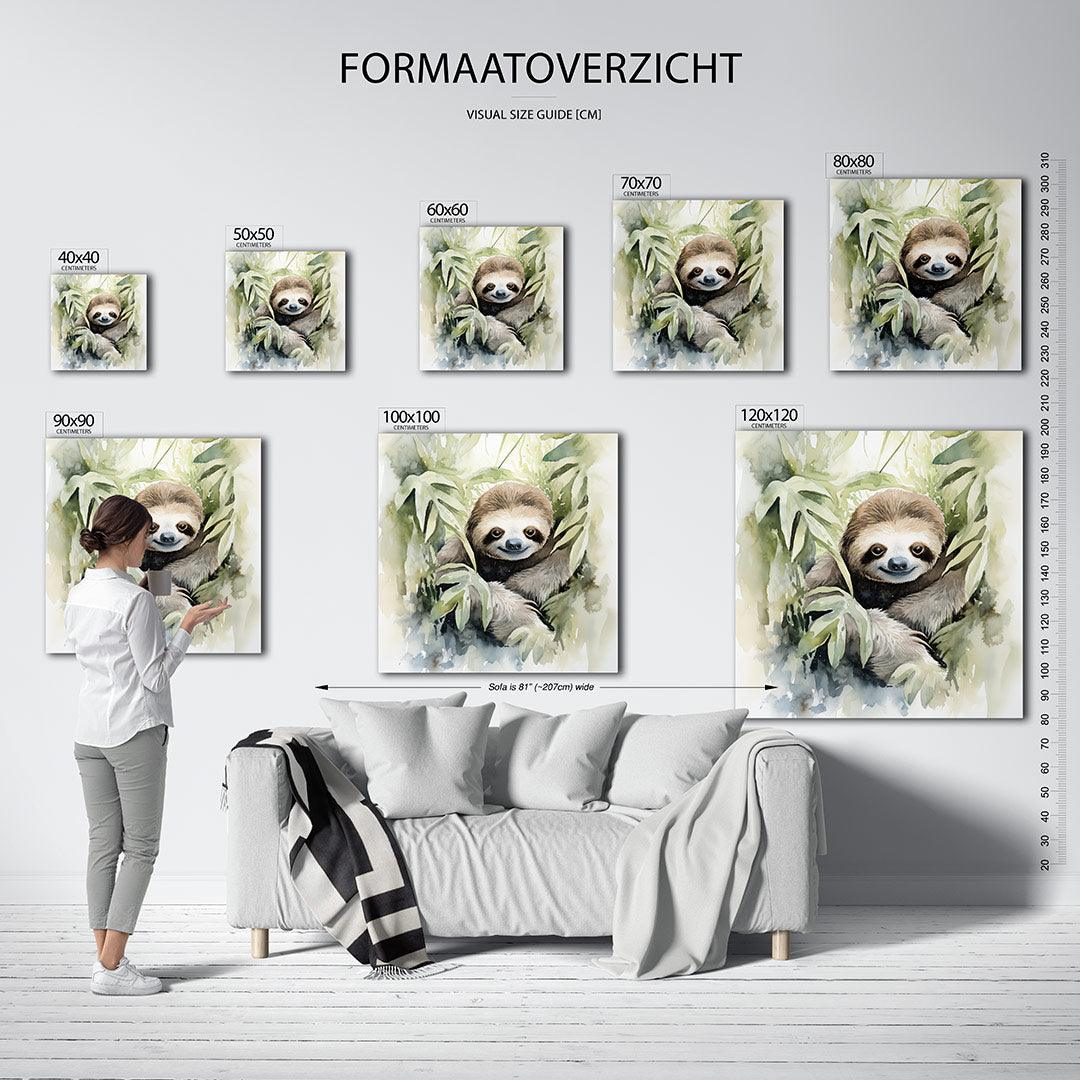 Lachende luiaard kunstwerk – dit kunstwerk toont een schattige luiaard omringd door groene bladeren. De zachte kleuren en
