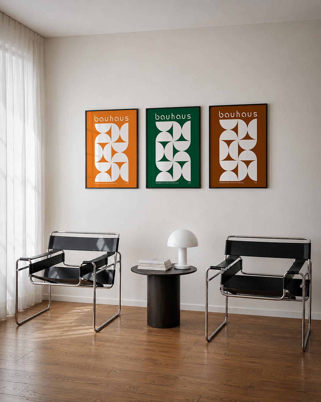 Vorm en kleur posterset – derde productweergave – deze posterset in drie delen toont een levendige oranje achtergrond met