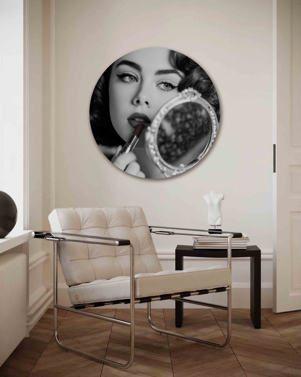 Vrouw met spiegel – Pop Art muurcirkel als ronde wanddecoratie