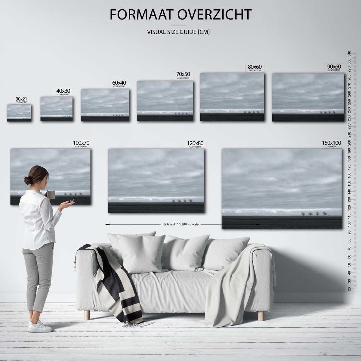 Landschap poster – sfeerbeeld – een compositie met een uitgestrekte horizon en vier kale bomen onder een bewolkte lucht. De