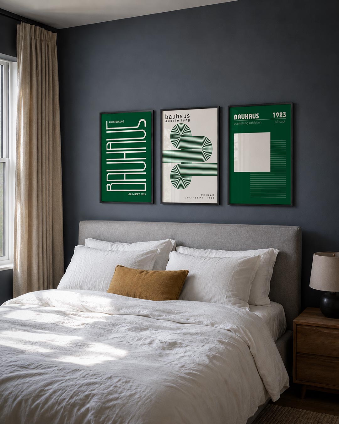 Abstract posterset – derde productweergave – een abstracte posterset met donkere tinten en een rustige visuele opbouw.