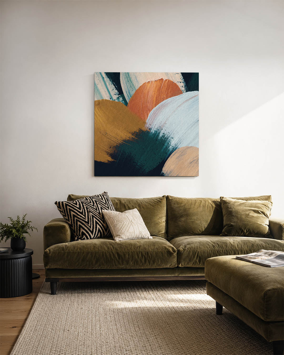 Kleurencompositie kunstwerk – sfeerbeeld – dit werk toont een levendige mix van vloeiende penseelstreken in blauw, orange en