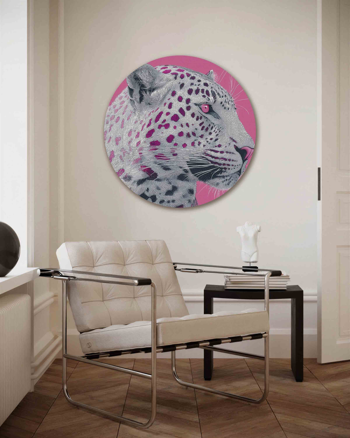 Luipaard op roze – kleurrijke muurcirkel als ronde wanddecoratie