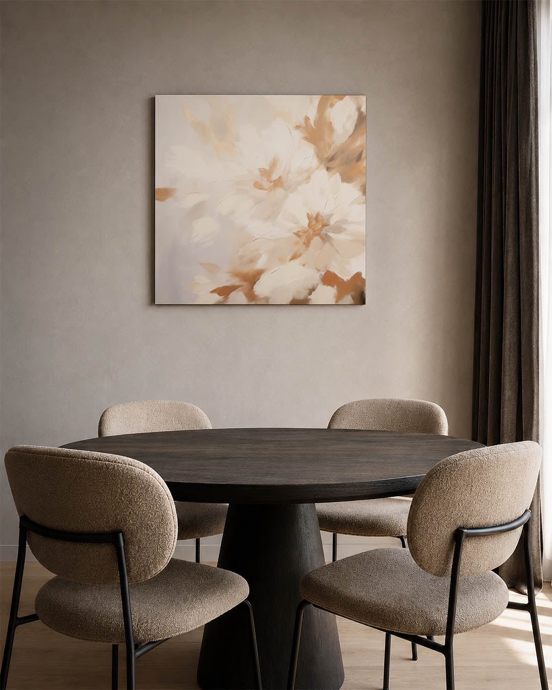 Dromerige bloemen kunstwerk – derde productweergave – dit kunstwerk toont zachte bloemvormen in een harmonie van beige en