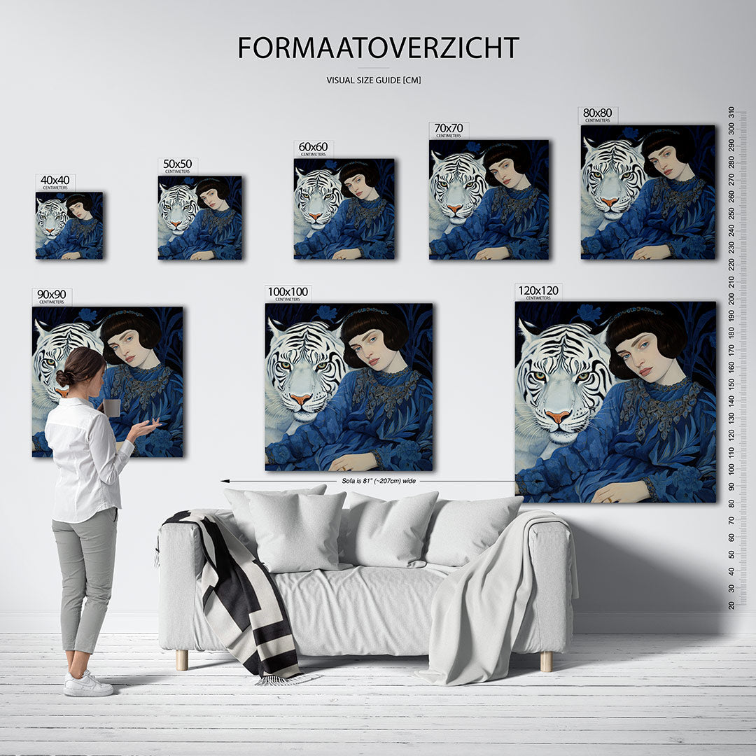 Dromerige tijger kunstwerk – sfeerbeeld – dit kunstwerk toont een vrouw in een blauwe jurk naast een witte tijger. De