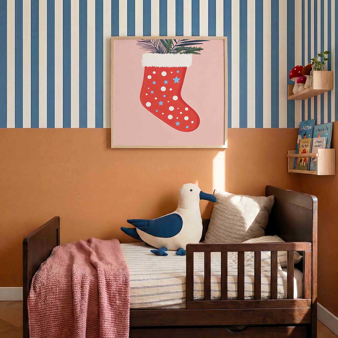 Kerstsok met sterren en stippen – kids poster in vierkant formaat