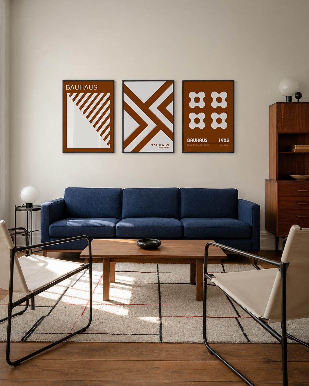 Lijnenspel en vlakken driedelige posterset – deze posterset in drie delen toont een dynamisch lijnenspel met diagonale