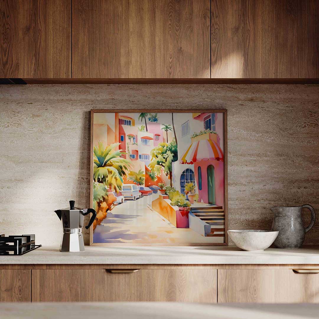 Zonnige straat met palmbomen – culinaire wandkunst als vierkante poster