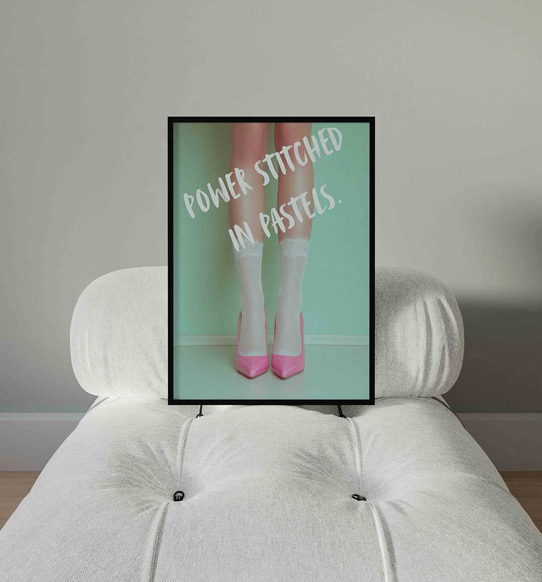 Roze schoenen en sokken – staande Pop Art wanddecoratie van WallArtistic