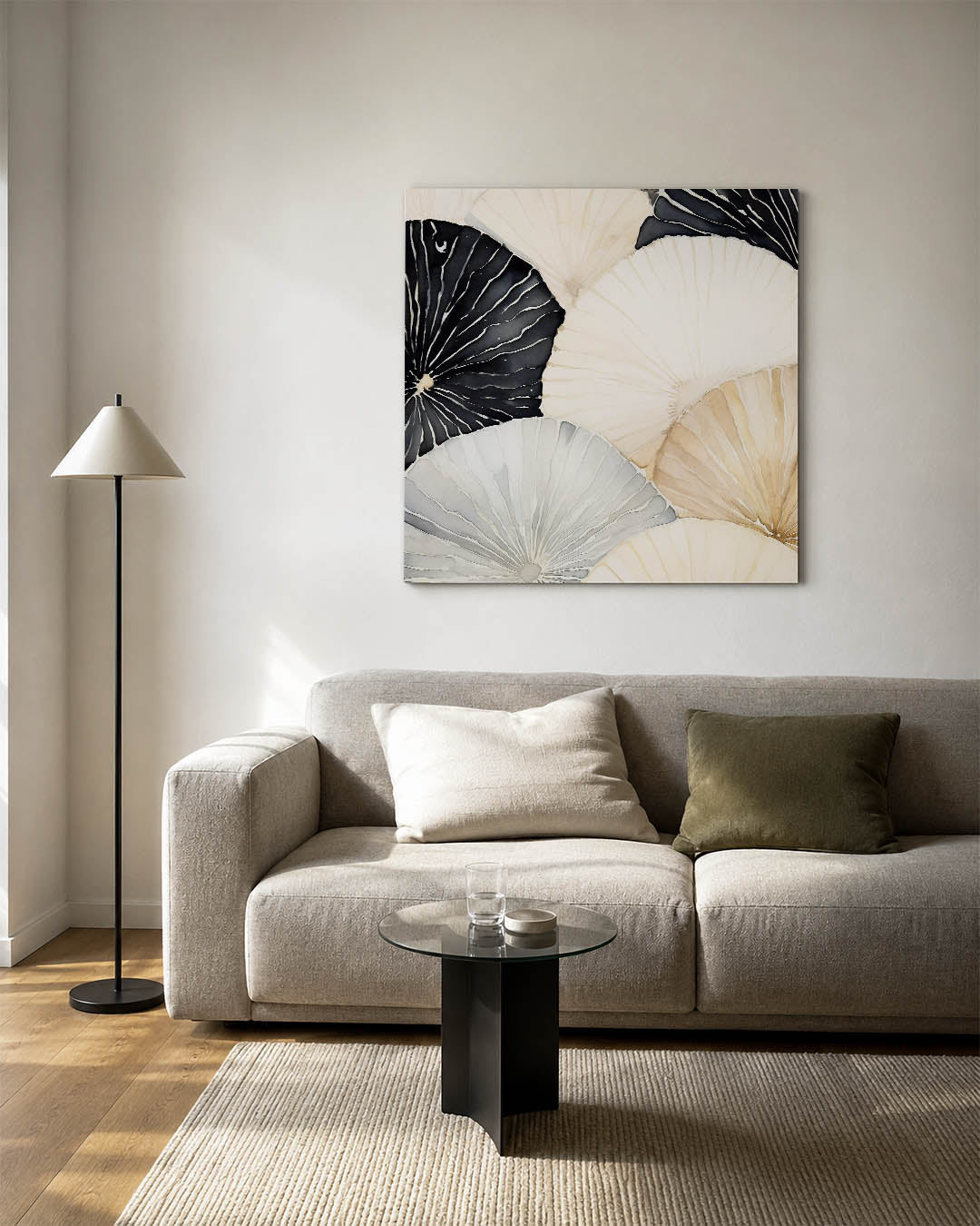 Organische vormen kunstwerk – vierkante wanddecoratie – dit werk toont overlappende, waaierachtige vormen in zachte tinten.