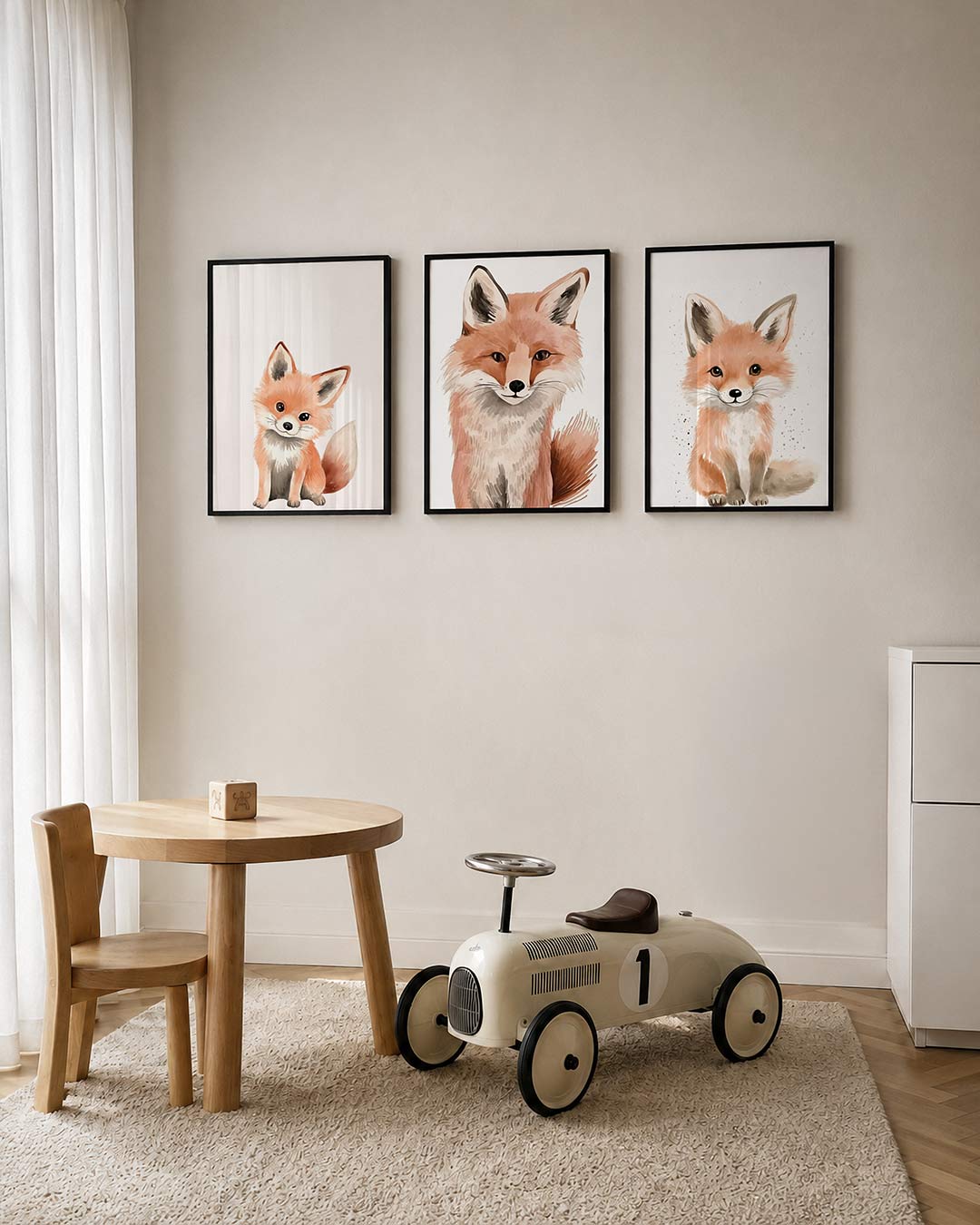 Vrolijke vossenblik posterset – tweede productweergave – een schattige vos met grote ogen en zachte kleuren