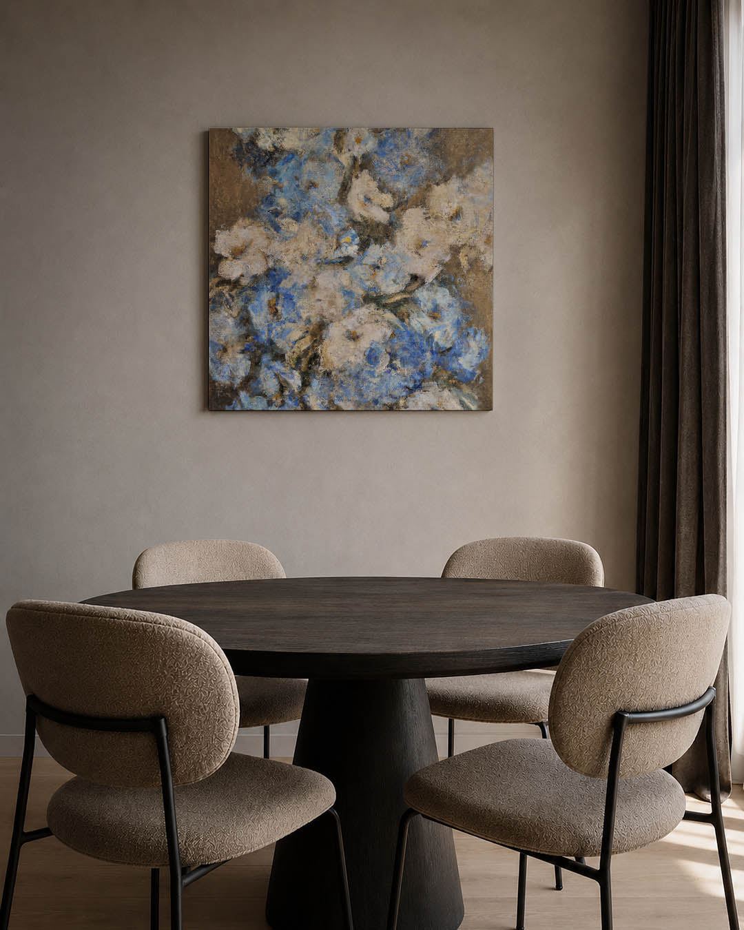 Bloemrijke compositie kunstwerk – tweede productweergave – dit kunstwerk toont een dynamische mix van blauwe en beige tinten