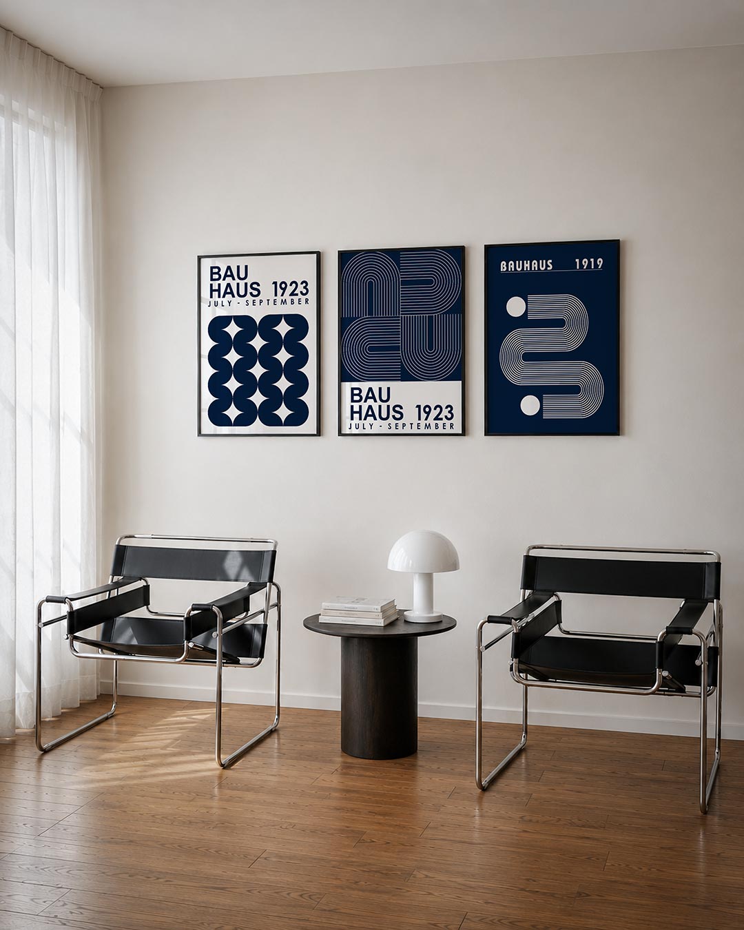 Vorm en ritme driedelige posterset – donkerblauwe vormen creëren een ritmisch patroon op een witte achtergrond. De herhaling