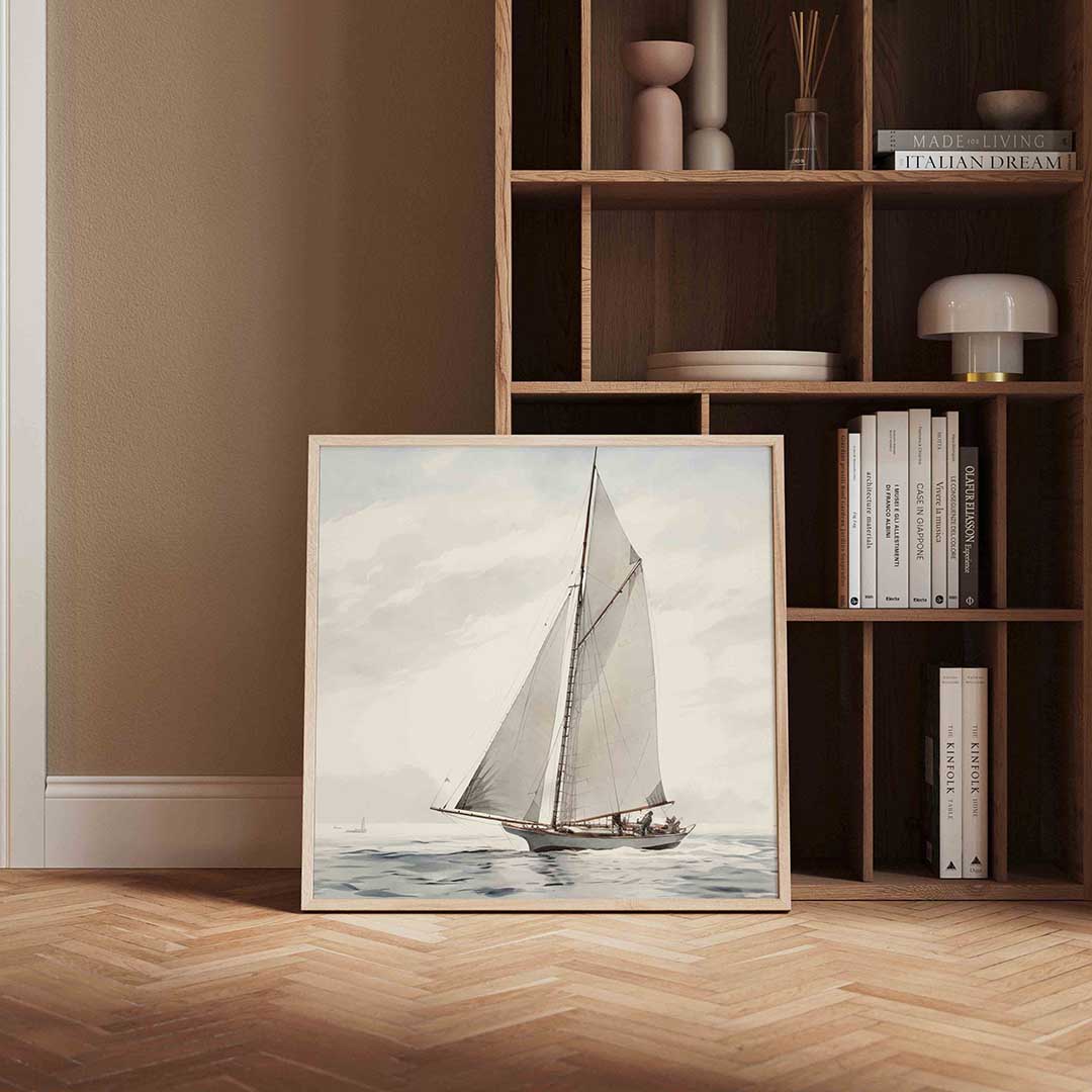Zeilboot op zee – vierkante vintage wanddecoratie van WallArtistic
