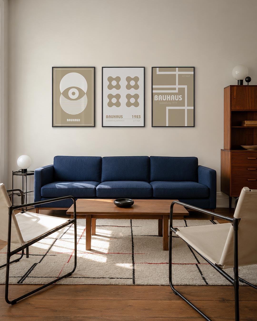 Cirkelharmonie driedelige posterset – deze posterset in drie delen toont een spel van cirkels en lijnen in beige en wit. De