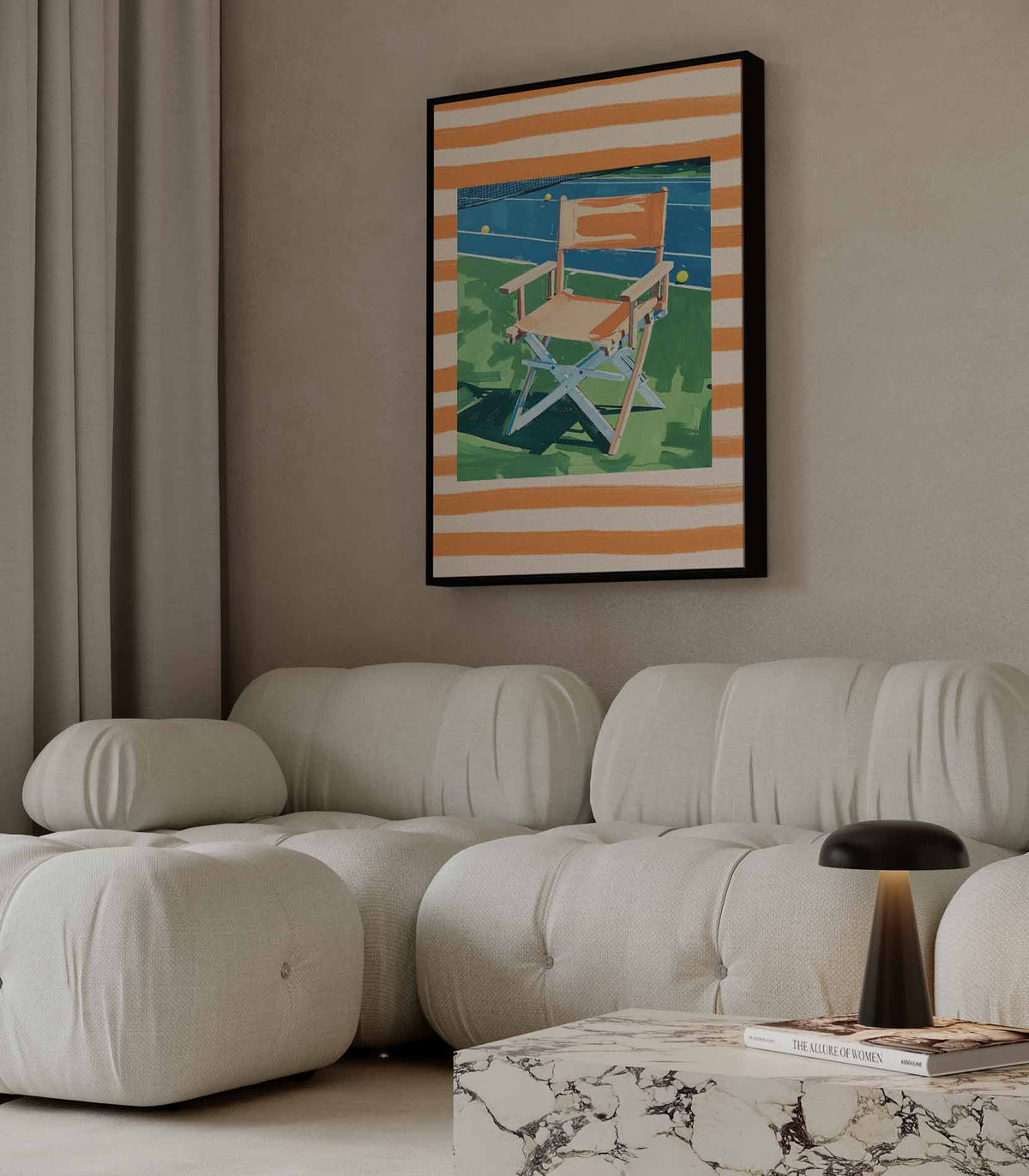 Zomerse Stoel op de Tennisbaan – canvas kunstwerk als wanddecoratie