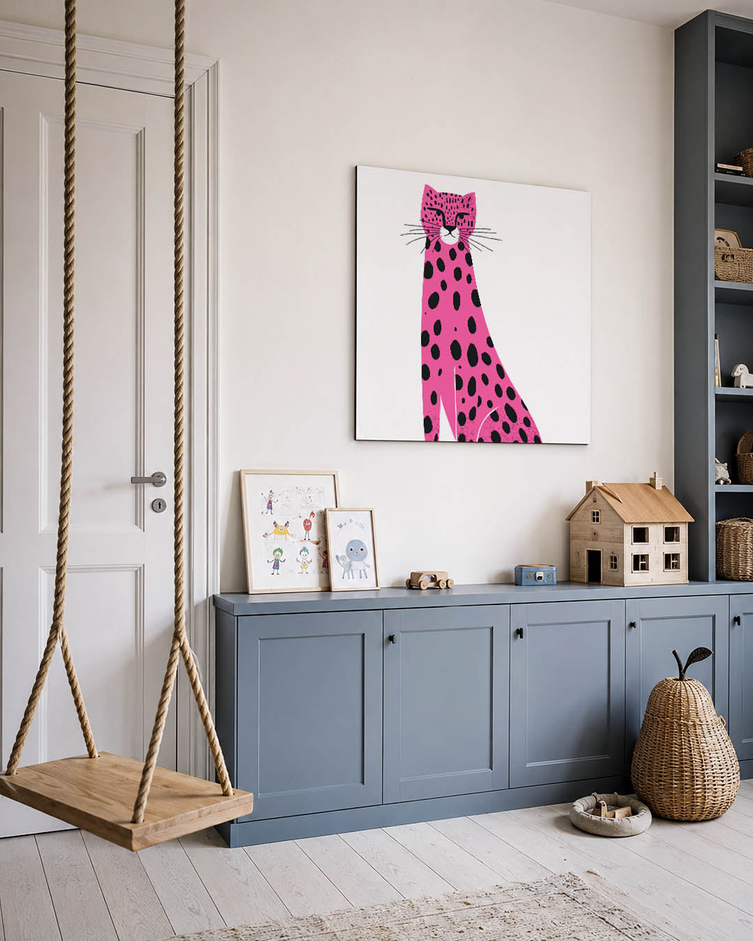 Luipaard illustratie kunstwerk – vierkante wanddecoratie – dit werk toont een luipaard met zwarte stippen op een roze